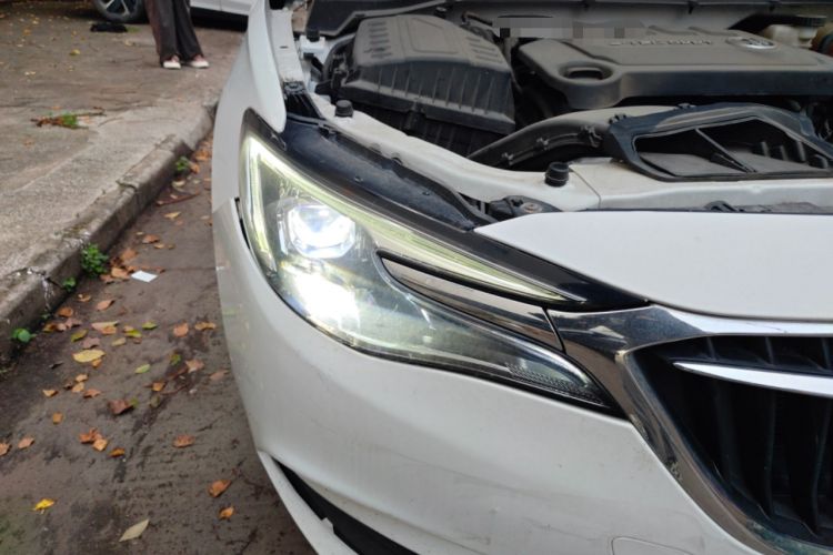 Used Buick GT 2021 Revised Version Flagship 1.5L Automatic Elite Edition Right Front Headlight