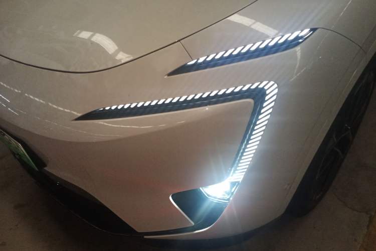 Used Avatr 11 2025 Year Updated Max Extended-Range Version Left Front Headlight