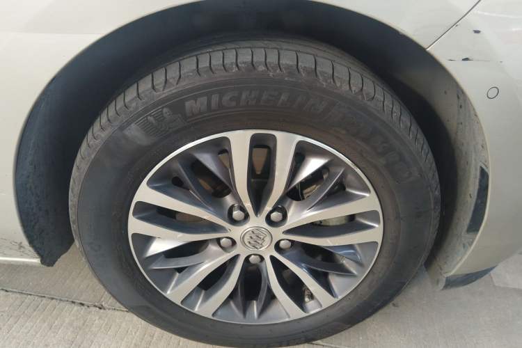 Used Buick GL8 2018 ES 28T Flagship Model China VI Standard
