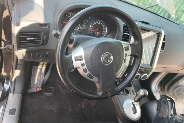 Used Dongfeng Fengdu MX6 2015 2.0L CVT Two-Wheel Drive Dream Edition