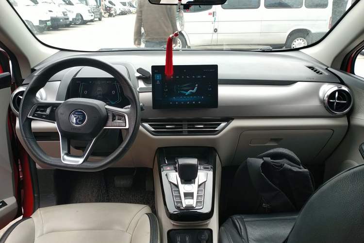 Used BYD Yuan Pro 2021 401 km Luxury Version Center Console