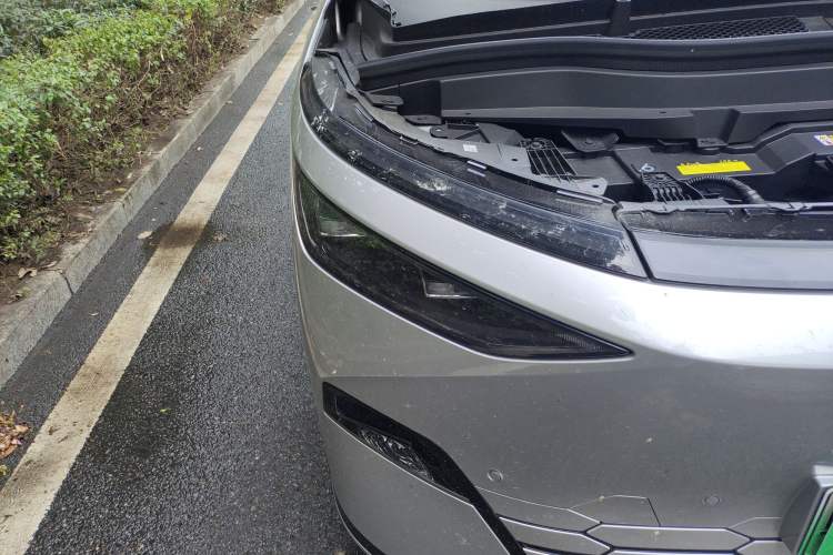 Used XPeng X9 2024 702 Ultra-Long Range Max