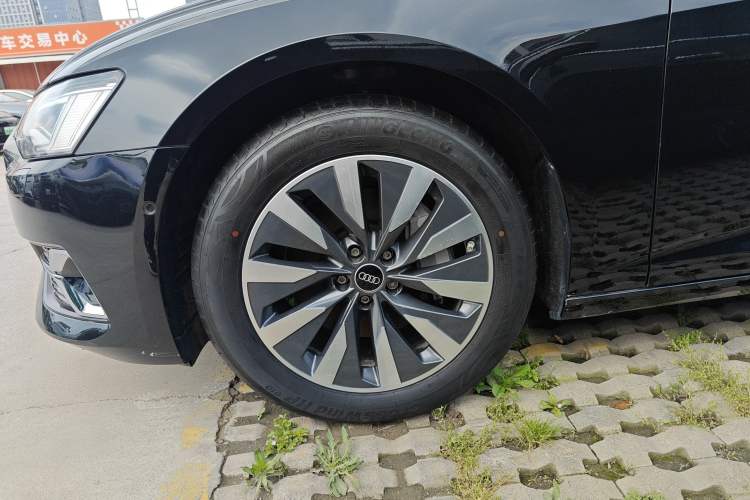 Used Audi A6L 2023 45 TFSI Prestige Elegant Edition Left Front Wheel Hub