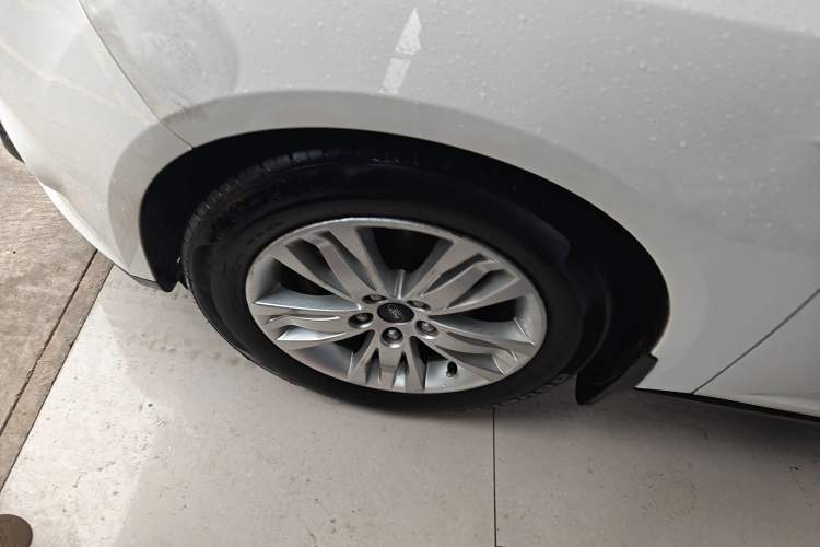 Used Ford Focus 2012 Hatchback 1.6L Automatic Comfort Model Left Front Wheel Hub