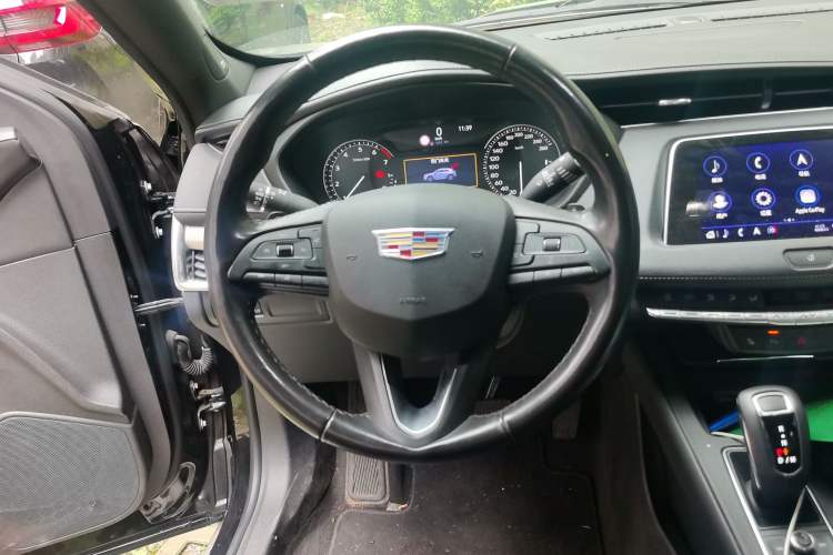 Used Cadillac XT4 2018 28T Two-Wheel Drive Leading Version
