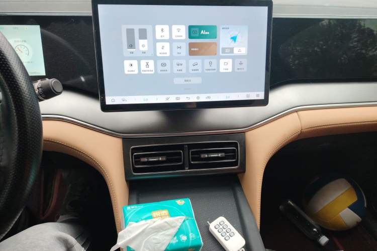 Used BYD Song L DM-i 2025 Intelligent Driving Version 112 km Leading Trim Audio And AC Panel