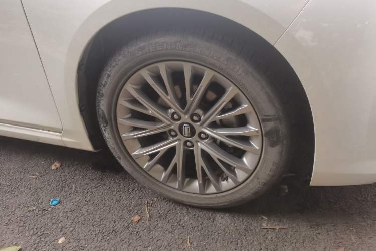 Used Bestune B70 2023 3rd Generation 1.5T Automatic Enjoyment Version 70th Anniversary Edition Right Front Wheel Hub