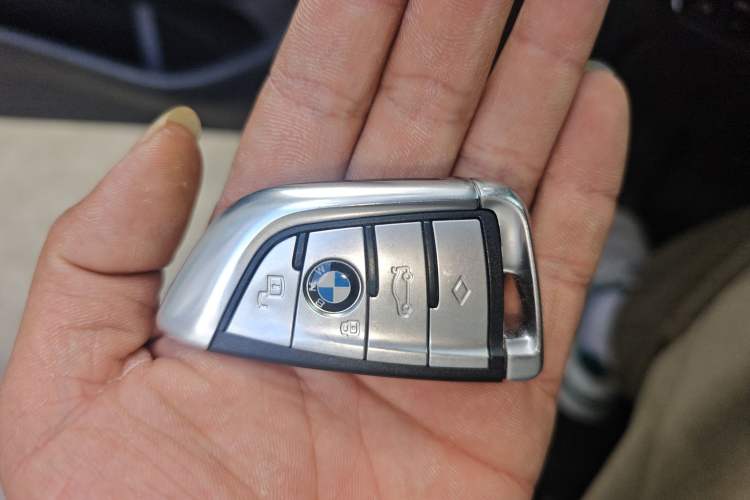 Used BMW X7 2019 xDrive40i Luxury Package with Leading Features
