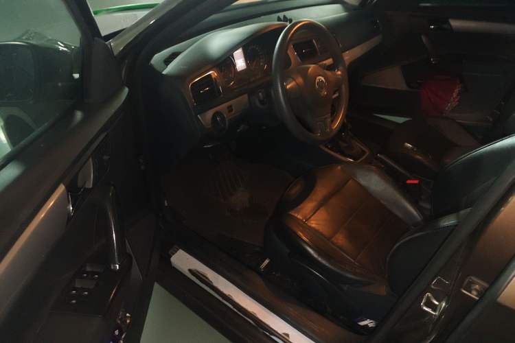 Used Volkswagen Gran Lavida 2013 1.4 TSI Automatic Comfort Model