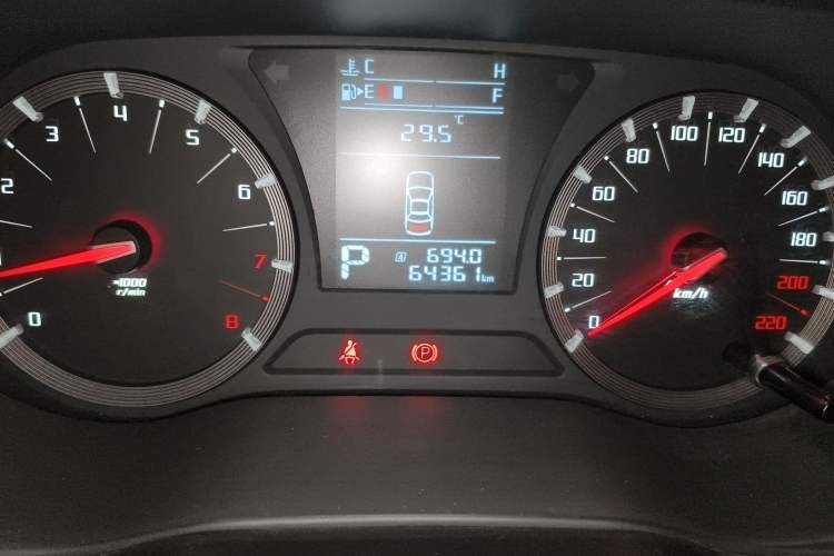 Used GAC Trumpchi GA6 2016 235T DCT Elite Edition Odometer Close Up