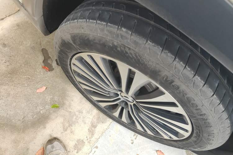 Used Nio EC6 2020 605 km Sport Edition Right Rear Wheel Hub