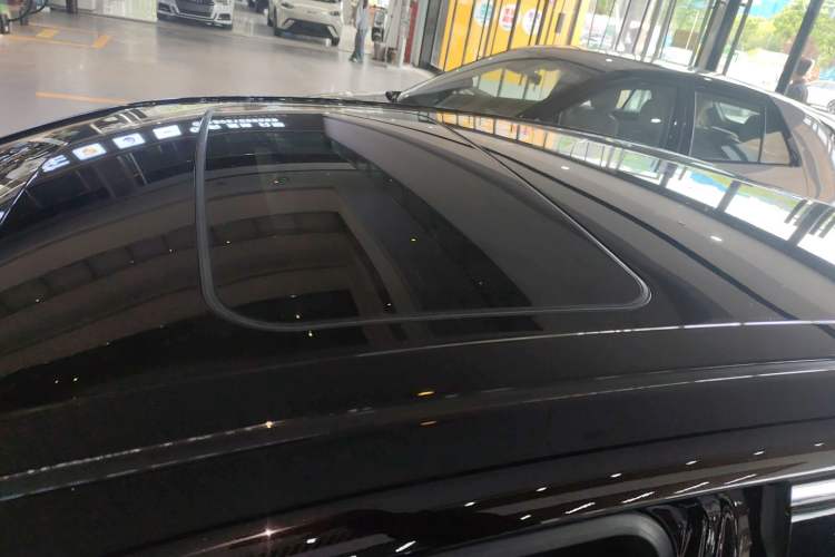 Used Toyota Avalon 2019 Dual-Engine 2.5L Luxury Edition China VI Standard