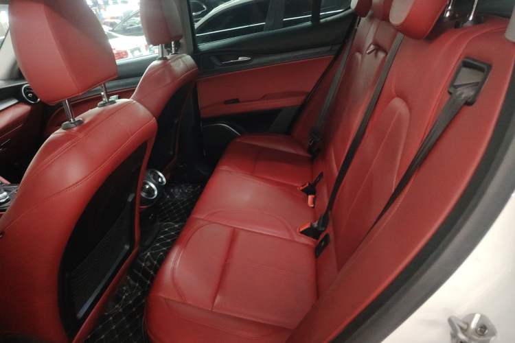 Used Alfa Romeo Stelvio 2017 2.0T 200HP Luxury Edition