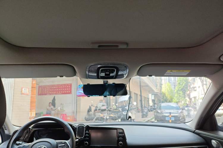 Used Hyundai Elantra 2022 1.5L CVT GLX Elite Edition Headliner