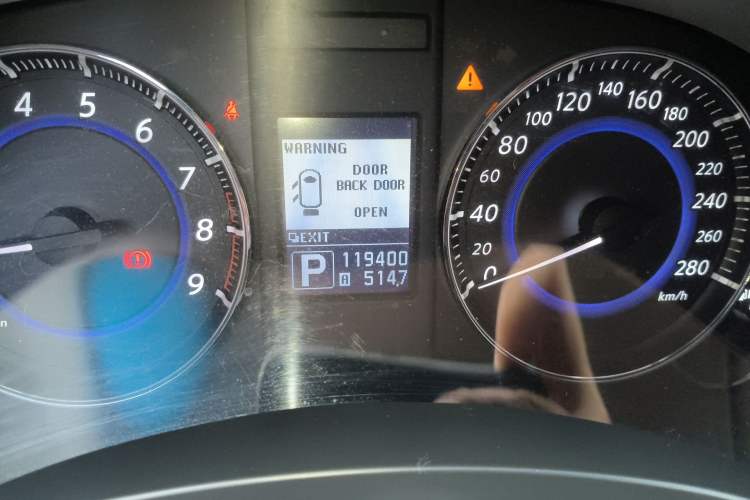 Used Infiniti FX 2013 FX37 Supreme Edition Odometer Close Up