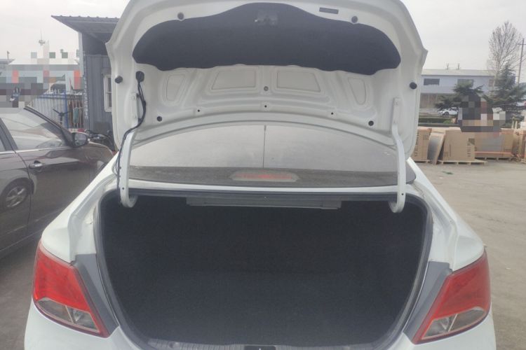 Used Hyundai Verna (older generation) 2014 1.4L Automatic Smart GLS Trunk