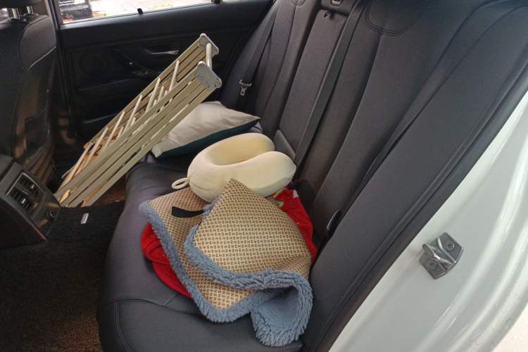 Used BMW 3 Series 2017 320Li Fashion Model Left Rear Seat