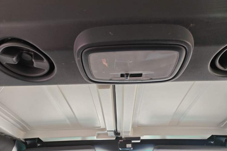 Used BAIC Off-Road BJ40 2016 40L 2.0T Manual All-Wheel Drive Prestige Edition Headliner