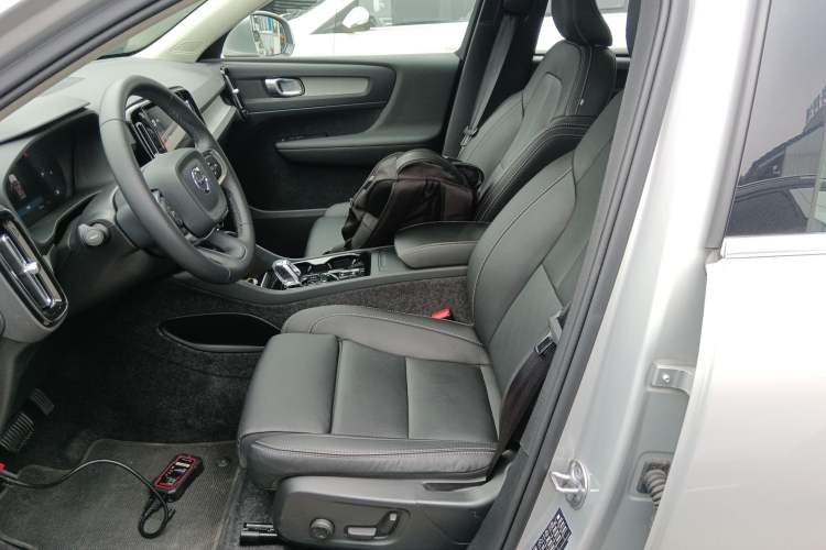 Used Volvo XC40 2024 B4 4x4 Smart Luxury Edition