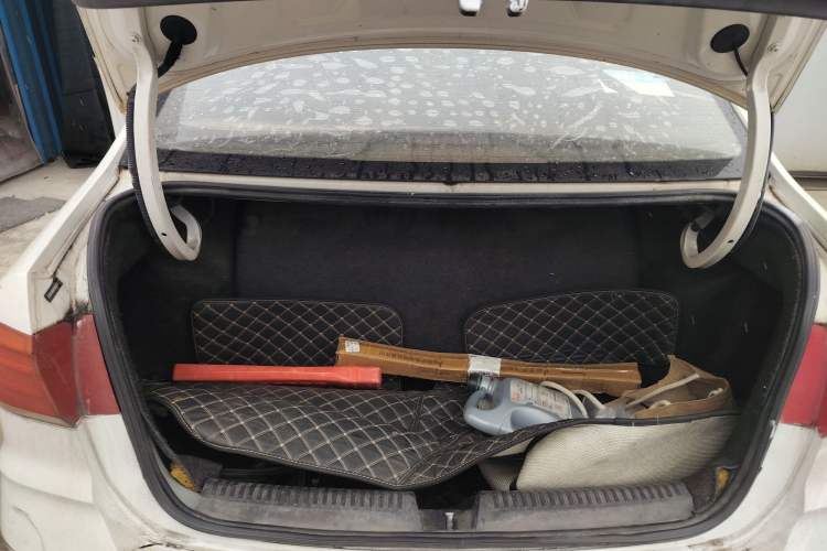 Used Volkswagen Santana 2016 1.6L Manual Fashion Edition Trunk