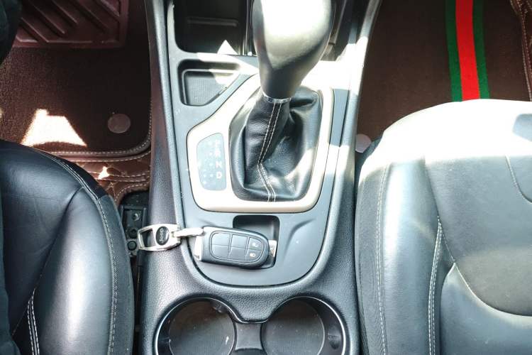 Used Jeep Cherokee 2016 2.4L Leading Edition
