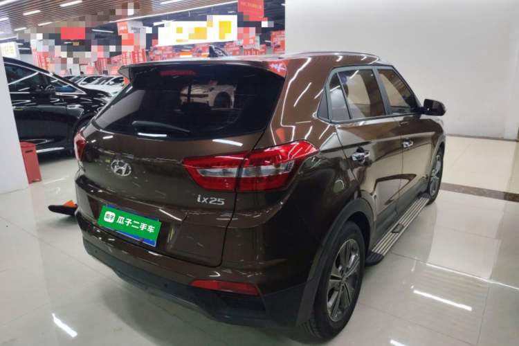 Used Hyundai ix25 2015 1.6L Automatic Two-Wheel-Drive Deluxe DLX Model
