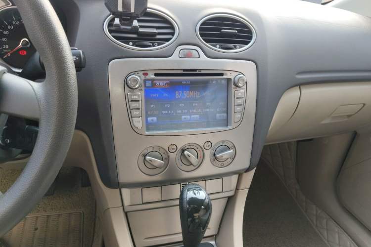 Used Ford Focus 2011 Hatchback 1.8L Automatic Fashion Edition
