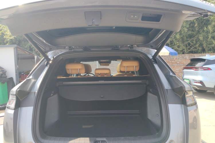 Used BYD Song L DM-i 2024 112 km Beyond Edition Trunk