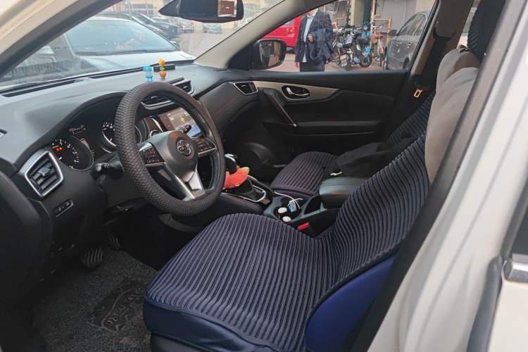 Used Nissan Qashqai 2019 2.0L CVT Luxury Edition Left Front Seat