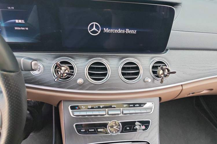 Used Mercedes-Benz E-Class 2019 Restyled E 300 L Sporty and Stylish Edition Audio And AC Panel
