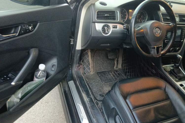 Used Volkswagen Passat 2013 1.8TSI DSG Prestige Edition Driver Seat