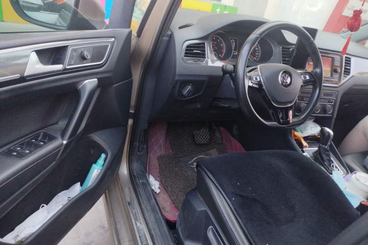 Used Volkswagen Golf Sportsvan 2016 230TSI Automatic Trend Edition Driver Seat