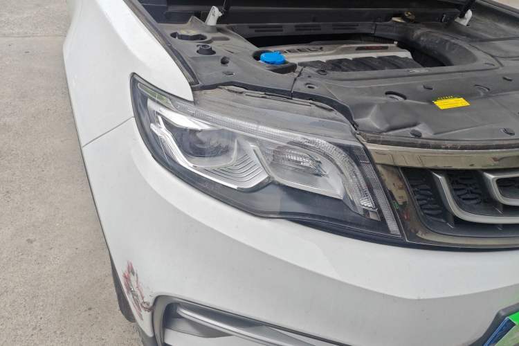 Used Geely Auto Emgrand X7 Sport 2020 1.8TD DCT Two-Wheel Drive Smart Connect 4G-Enabled Version Right Front Headlight