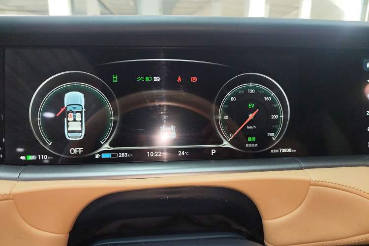 Used VOYAH FREE 2023 Four-Wheel Drive Extended-Range Model with Ultra-Long Range
