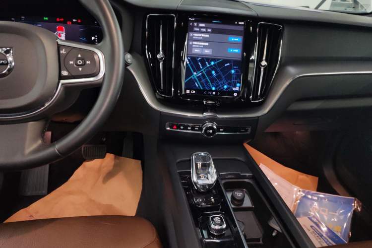 Used Volvo XC60 2022 B5 4x4 Zhiyi Luxury Edition
