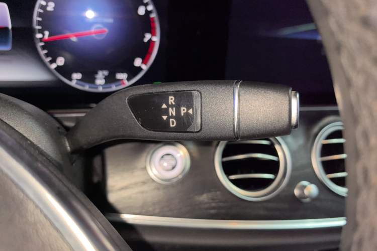 Used Mercedes-Benz E-Class 2016 E 300 L Sporty and Stylish Model Gear Lever