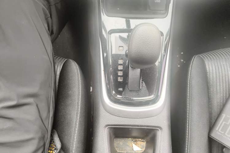 Used Nissan Tiida 2016 1.6L CVT Cool Dynamic Edition