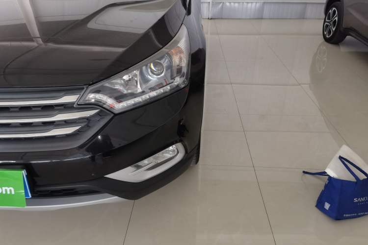 Used Dongfeng Aeolus AX7 2015 2.0L Automatic Zhiyi Trim
