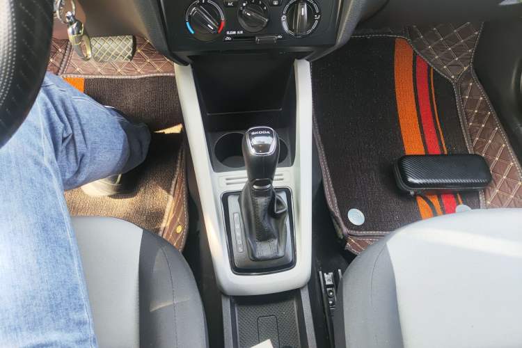 Used Skoda Fabia 2017 1.4L Automatic Car Enjoy Edition
