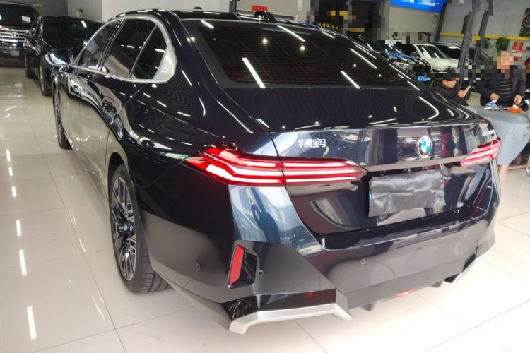 Used BMW 5 Series 2024 530Li Luxury Edition M Sport Package