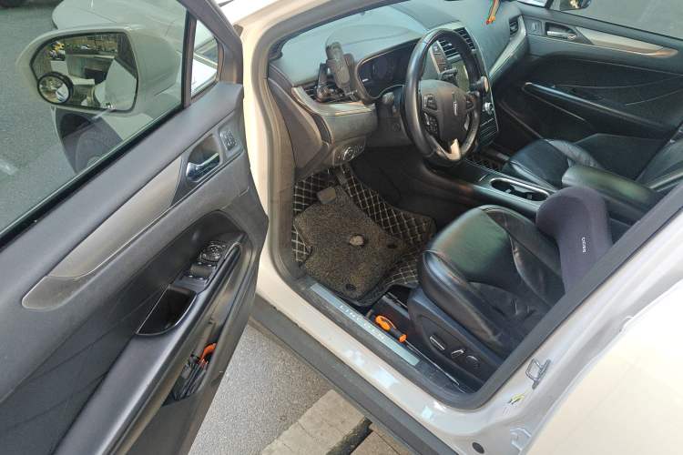 Used Lincoln MKC 2017 2.0T Two-Wheel Drive Deluxe Edition