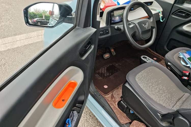 Used Wuling Hongguang MINIEV 2020 Freedom Version Lithium Iron Phosphate Driver Seat