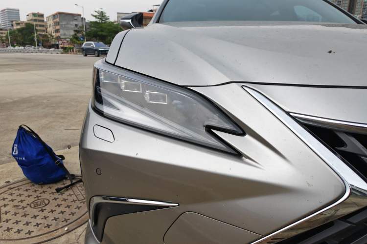 Used Lexus ES 2021 300h Deluxe Edition