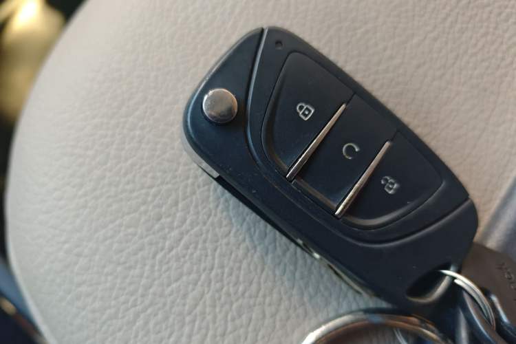 Used SAIC MAXUS V100 RV 
