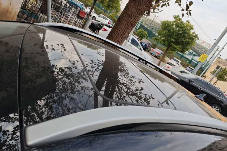 Used Kia kx1 Stonic 2021 1.4L CVT Fun & Sunroof Model Roof