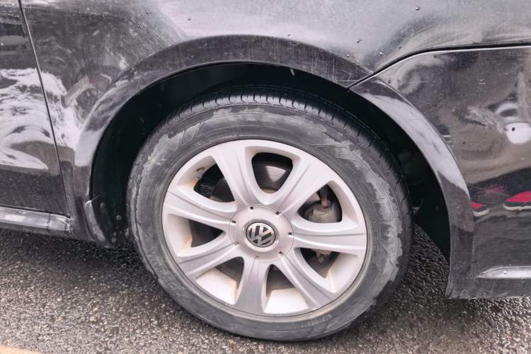 Used Volkswagen Lavida 2011 1.6L Manual - Premium Edition