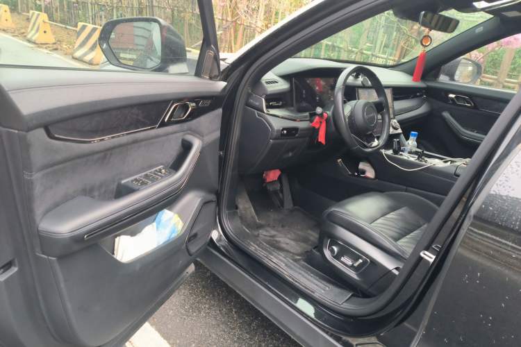 Used Lynk & Co 09 2021 2.0T Halo Six-Seater Driver Seat