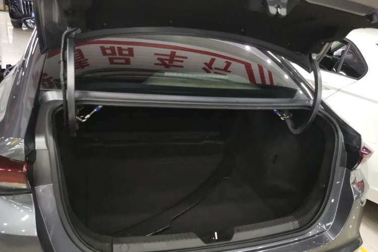 Used GAC Trumpchi EMPOW 2021 270T DCT J16 Version Trunk