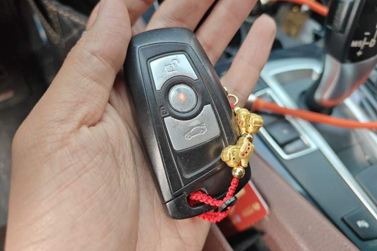 Used BMW 5 Series 2014 520Li Elegant Model
