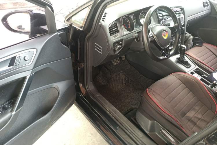 Used Volkswagen Golf 2014 1.4TSI Automatic Comfort Model
